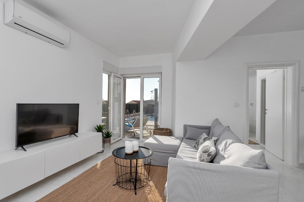 Apartment Lotte With Private Pool In The City Center! Makarska Exterior foto