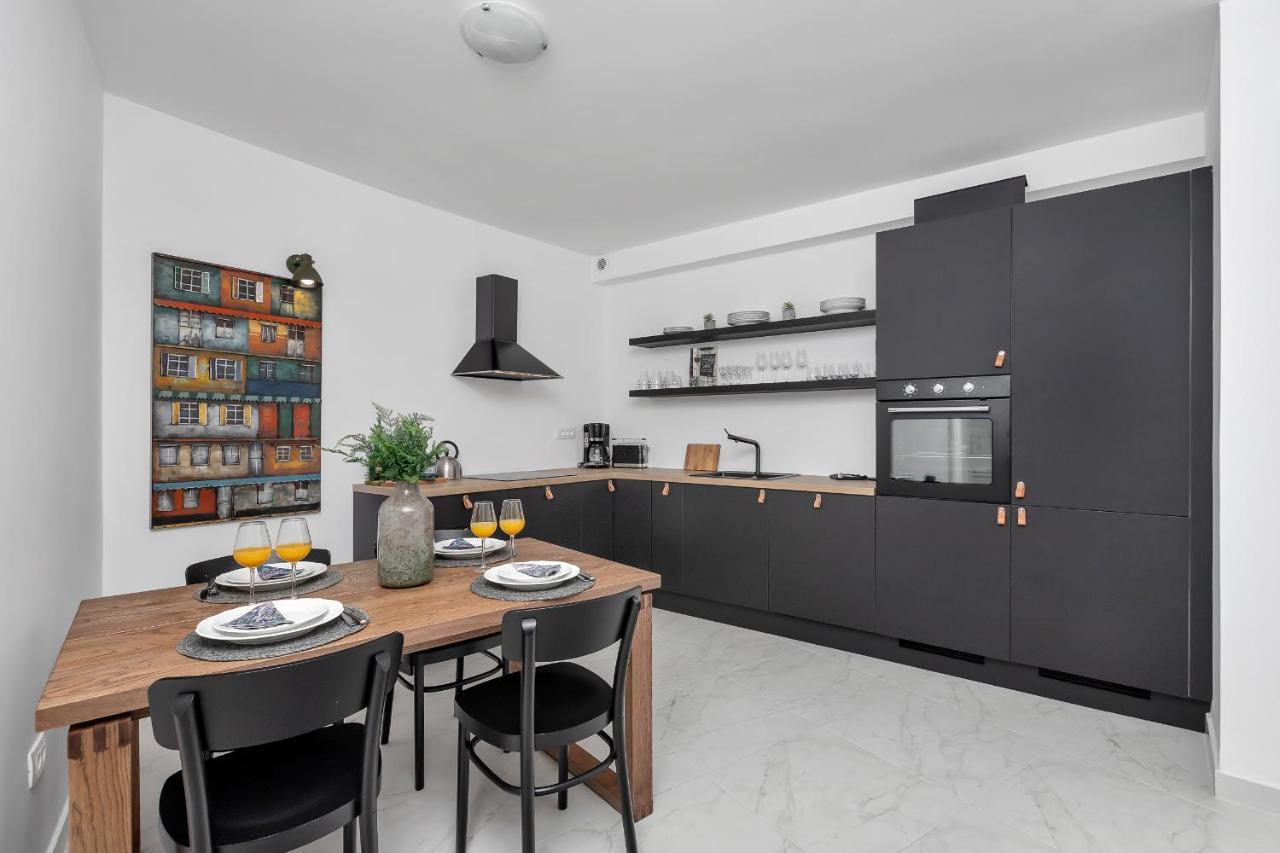 Apartment Lotte With Private Pool In The City Center! Makarska Exterior foto