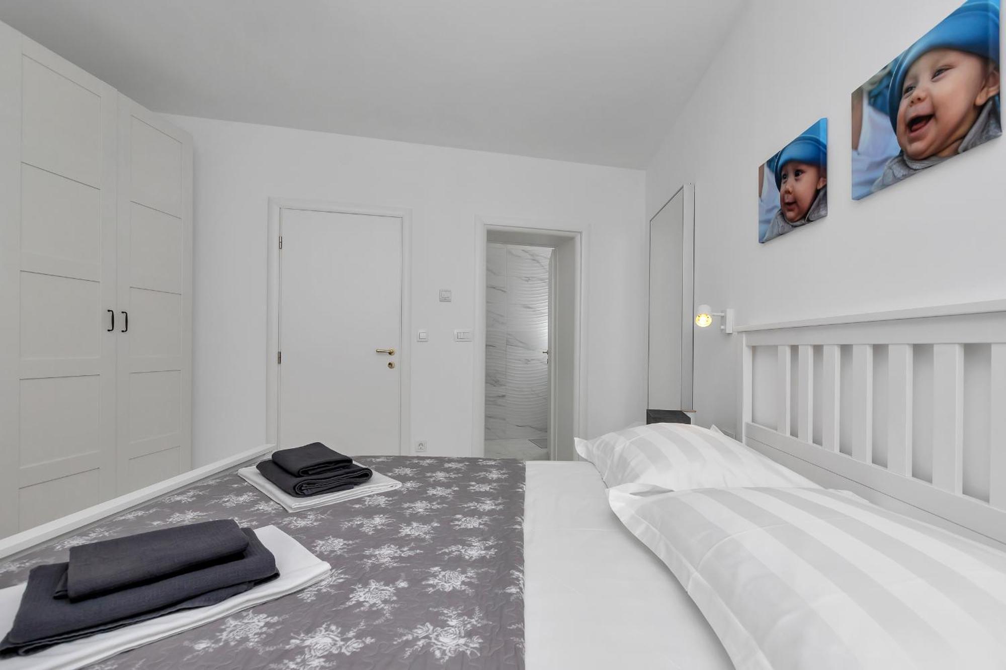 Apartment Lotte With Private Pool In The City Center! Makarska Habitación foto