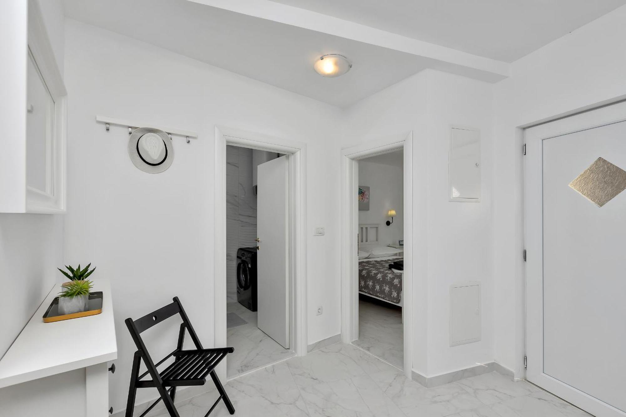 Apartment Lotte With Private Pool In The City Center! Makarska Habitación foto